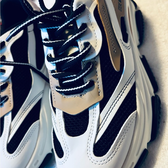 Steve Madden Black and White Sneakers - Picture 1 of 4